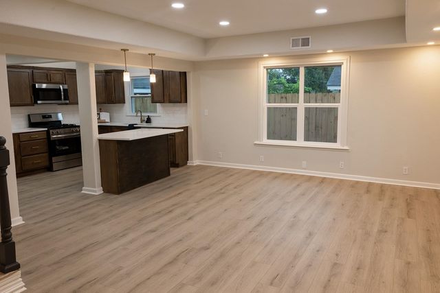 840 S Volutsia Ave, Wichita, KS 67211