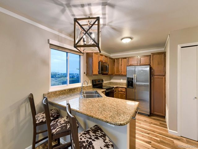 556 Longfellow Ln, Highlands Ranch, CO 80126