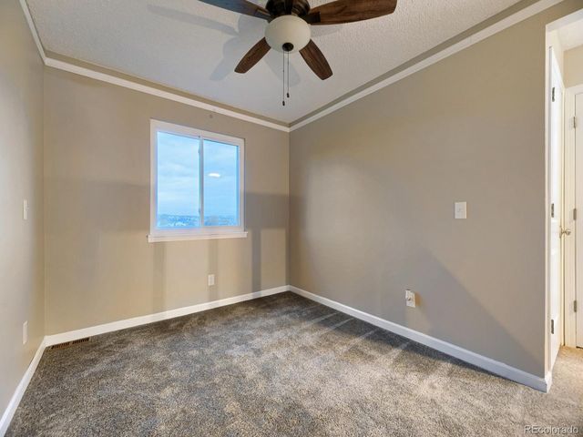 556 Longfellow Ln, Highlands Ranch, CO 80126