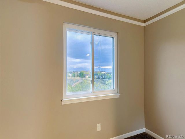 556 Longfellow Ln, Highlands Ranch, CO 80126