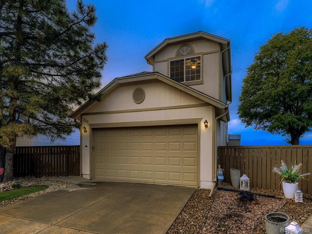 556 Longfellow Ln, Highlands Ranch, CO 80126