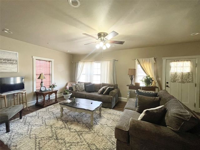 820 Plum Street, Graham, TX 76450