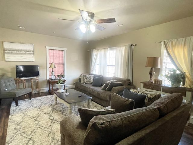 820 Plum Street, Graham, TX 76450