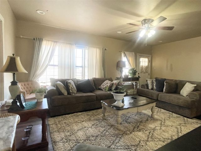 820 Plum Street, Graham, TX 76450