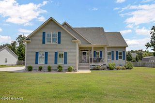 140 Century Road, Hampstead, NC 28443