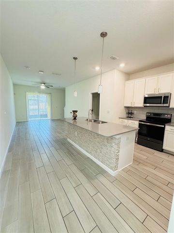 9884 RED EAGLE DRIVE, Orlando, FL 32825