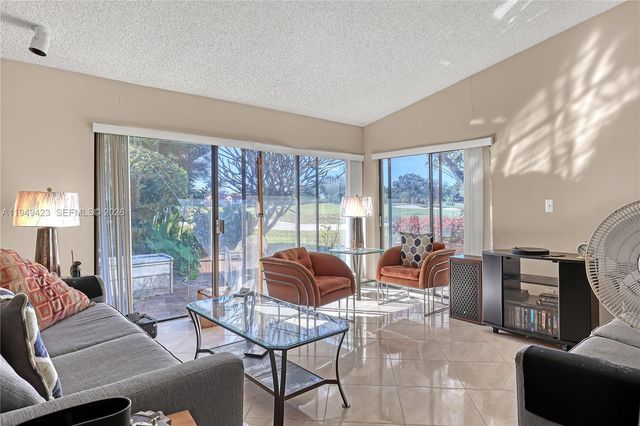 5703 Ainsley Ct, Boynton Beach, FL 33437