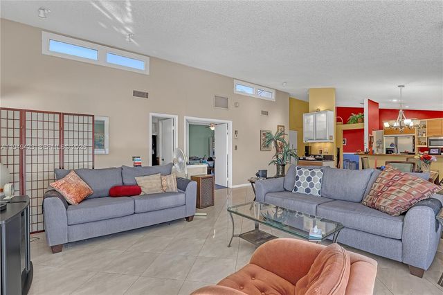 5703 Ainsley Ct, Boynton Beach, FL 33437