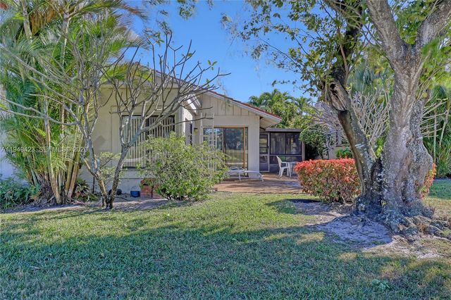 5703 Ainsley Ct, Boynton Beach, FL 33437