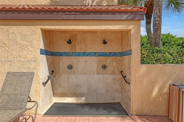 5703 Ainsley Ct, Boynton Beach, FL 33437