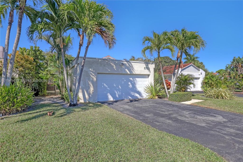 5703 Ainsley Ct, Boynton Beach, FL 33437