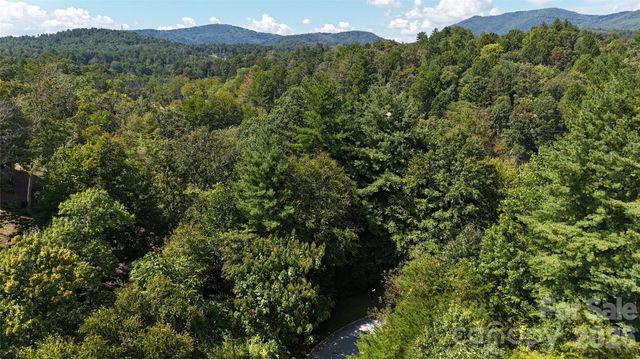 27 Heritage Park Drive, Fairview, NC 28730