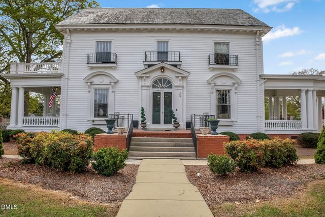 309 W Divine Street, Dunn, NC 28334