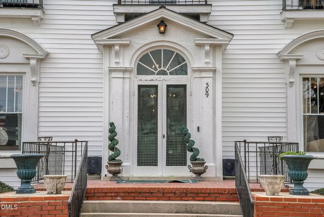 309 W Divine Street, Dunn, NC 28334