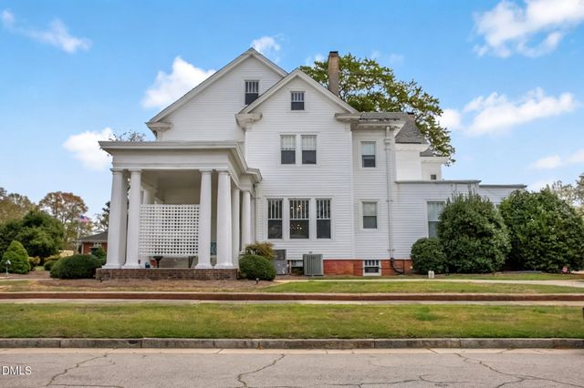 309 W Divine Street, Dunn, NC 28334