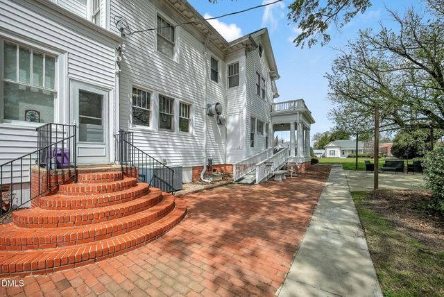309 W Divine Street, Dunn, NC 28334