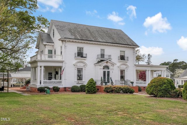 309 W Divine Street, Dunn, NC 28334
