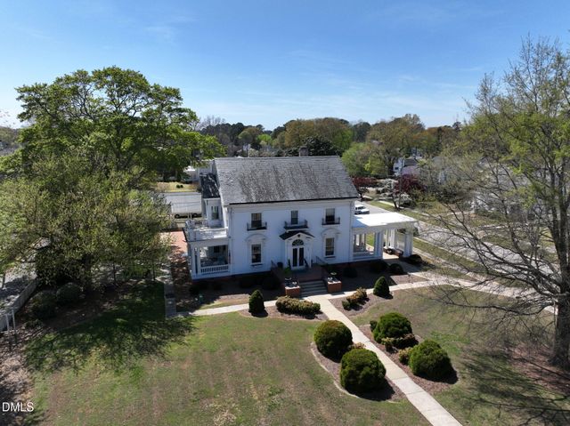 309 W Divine Street, Dunn, NC 28334