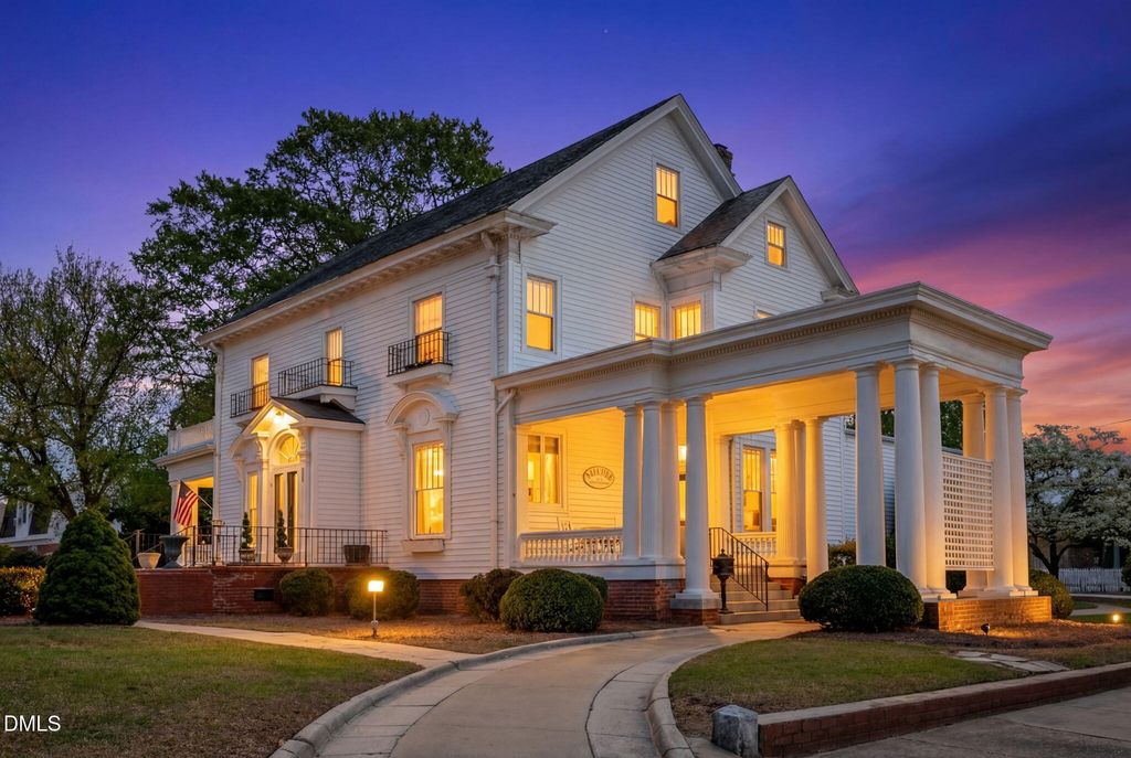 309 W Divine Street, Dunn, NC 28334