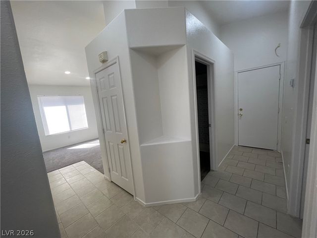 7117 Old Village Avenue, Las Vegas, NV 89129