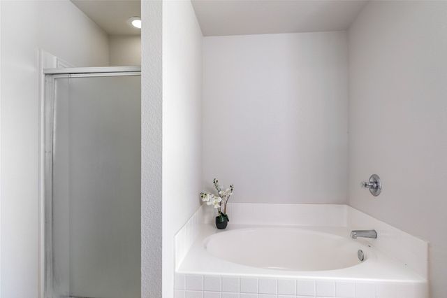10413 Wood Leaf Court, Fort Worth, TX 76244