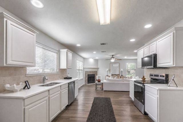10413 Wood Leaf Court, Fort Worth, TX 76244