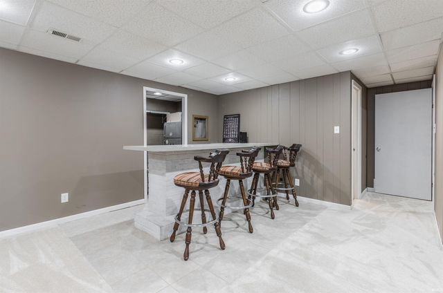 712 Mahrenholz Avenue, Evansville, IN 47712