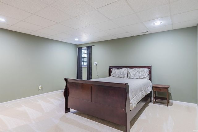 712 Mahrenholz Avenue, Evansville, IN 47712