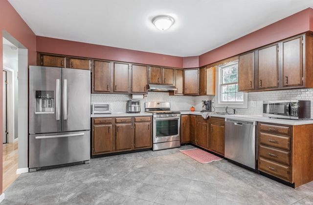 712 Mahrenholz Avenue, Evansville, IN 47712