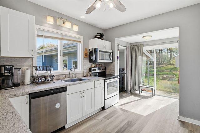 959 Main St, Agawam, MA 01001