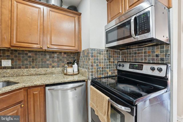 221 N EMORY DR #4, Sterling, VA 20164