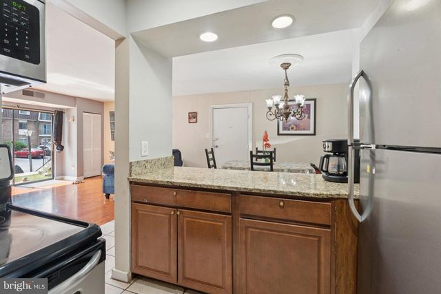 221 N EMORY DR #4, Sterling, VA 20164