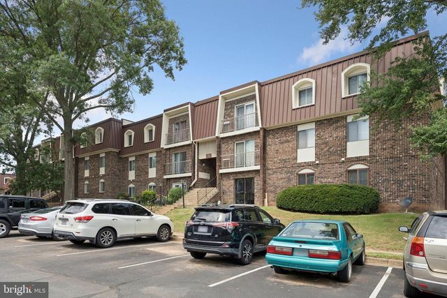 221 N EMORY DR #4, Sterling, VA 20164