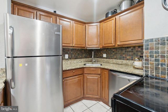 221 N EMORY DR #4, Sterling, VA 20164