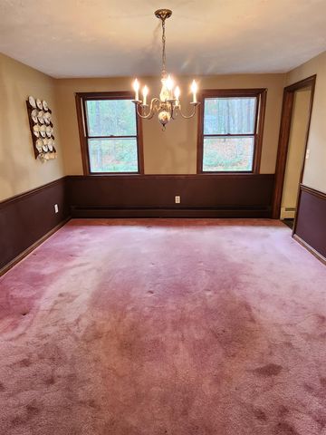 27 Birkdale Rd, Bedford, NH 03110