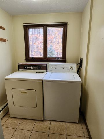 27 Birkdale Rd, Bedford, NH 03110