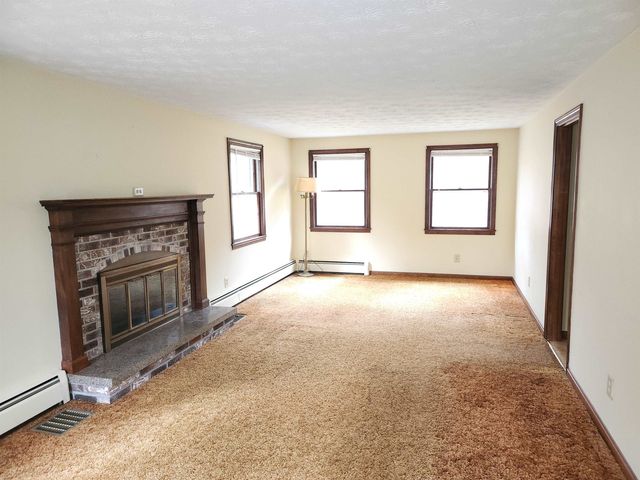 27 Birkdale Rd, Bedford, NH 03110