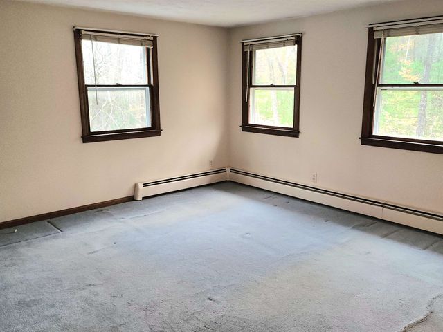 27 Birkdale Rd, Bedford, NH 03110