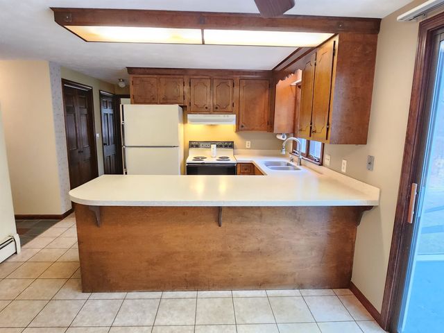 27 Birkdale Rd, Bedford, NH 03110