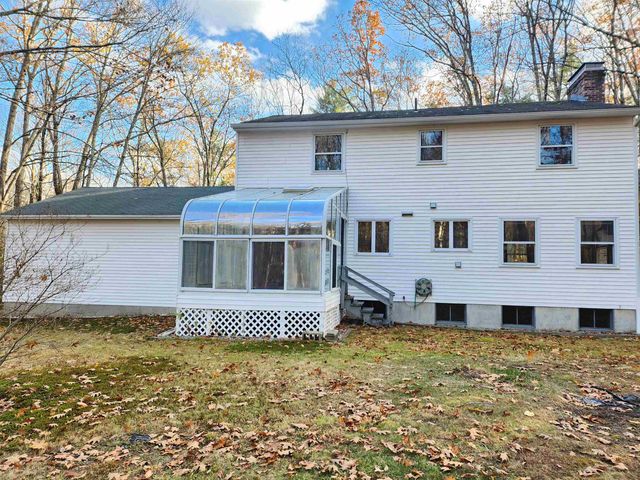 27 Birkdale Rd, Bedford, NH 03110