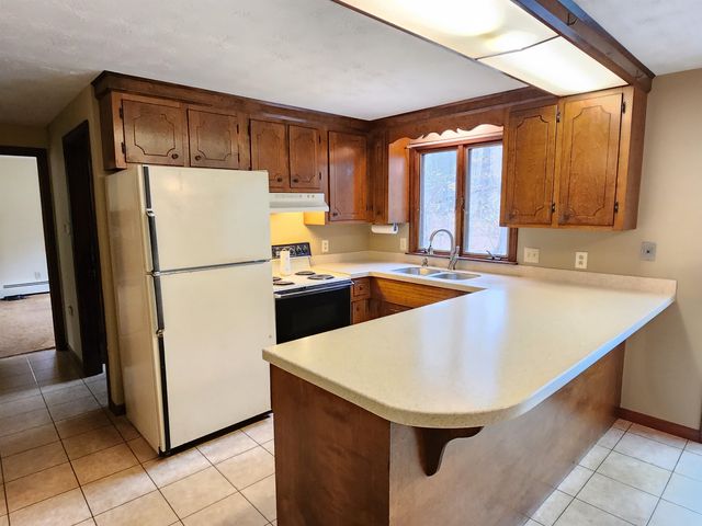 27 Birkdale Rd, Bedford, NH 03110