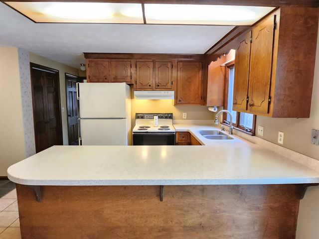 27 Birkdale Rd, Bedford, NH 03110