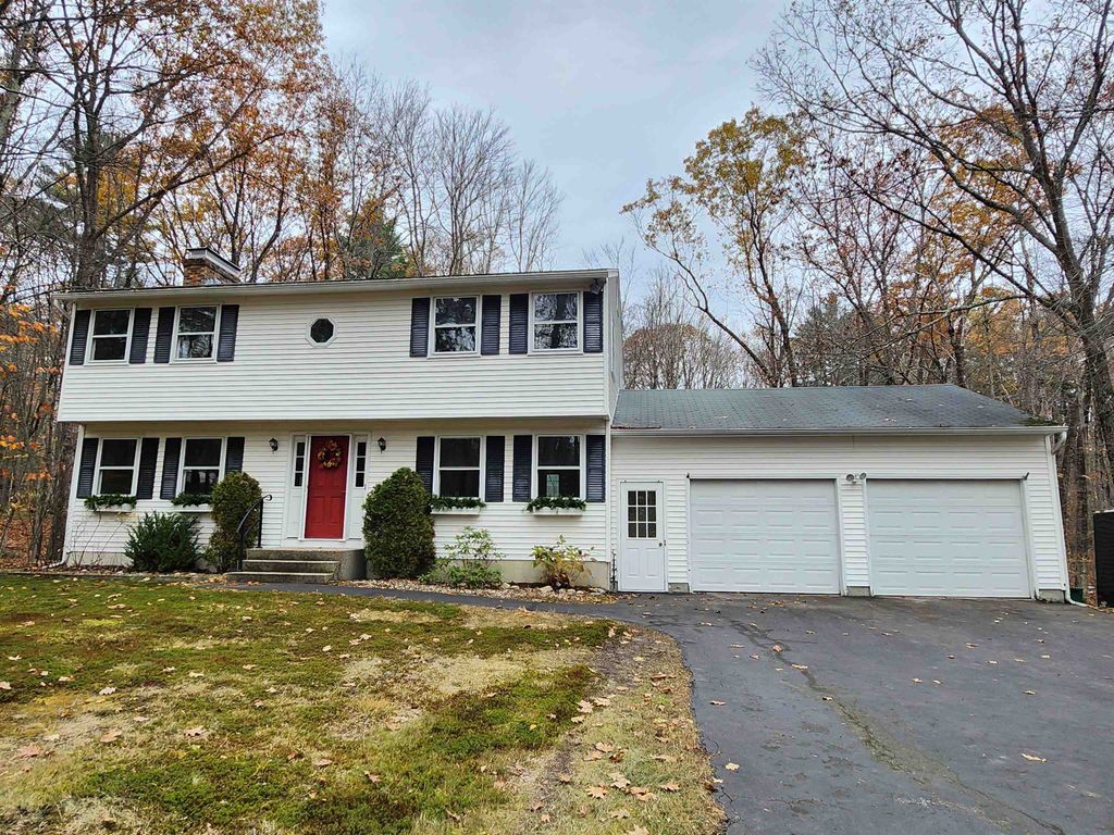 27 Birkdale Rd, Bedford, NH 03110