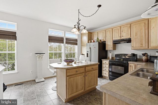 310 MONROE POINT DR, Colonial Beach, VA 22443