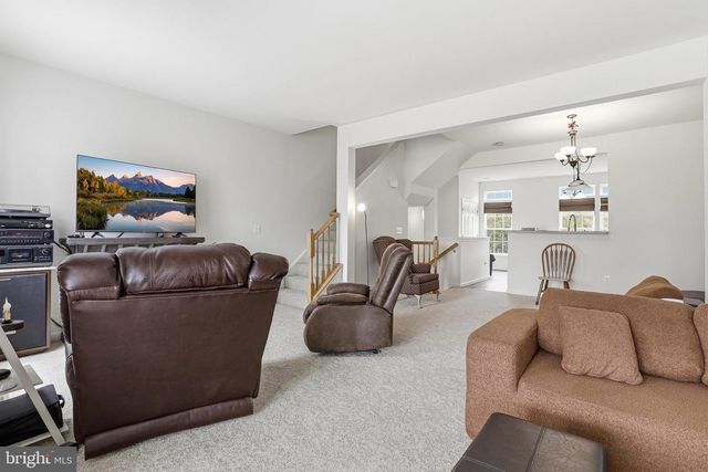 310 MONROE POINT DR, Colonial Beach, VA 22443