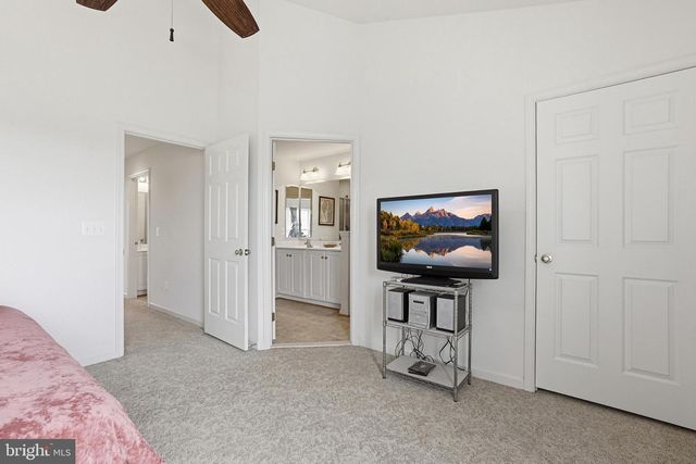 310 MONROE POINT DR, Colonial Beach, VA 22443