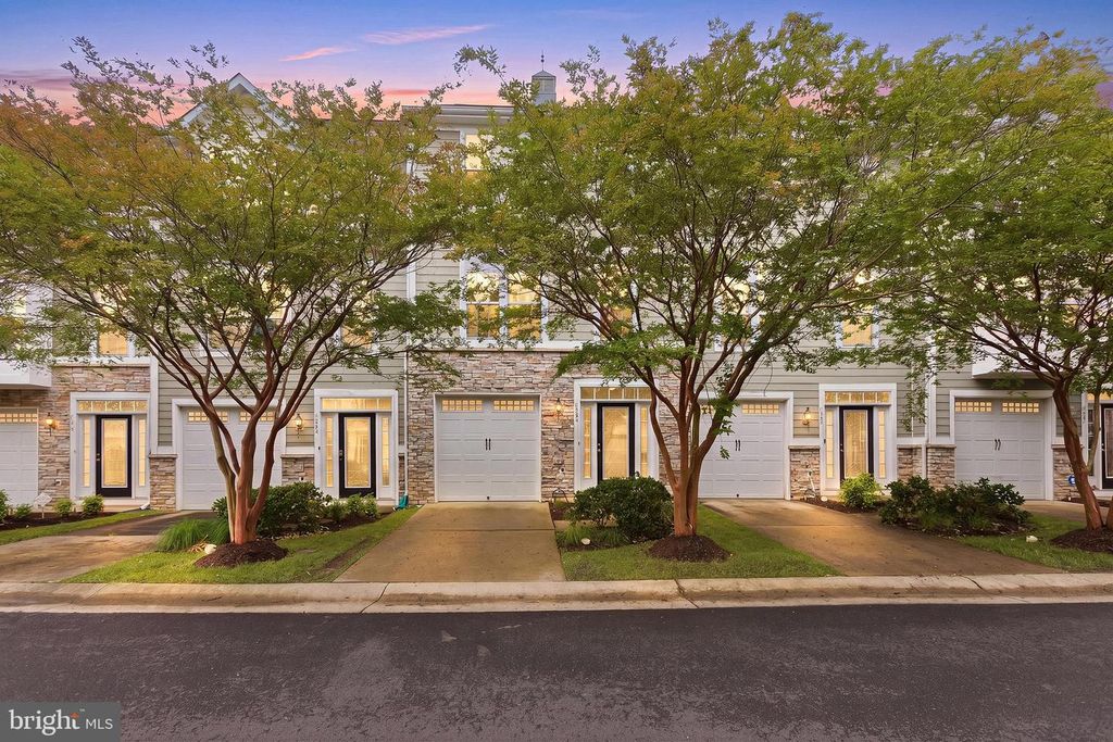 310 MONROE POINT DR, Colonial Beach, VA 22443