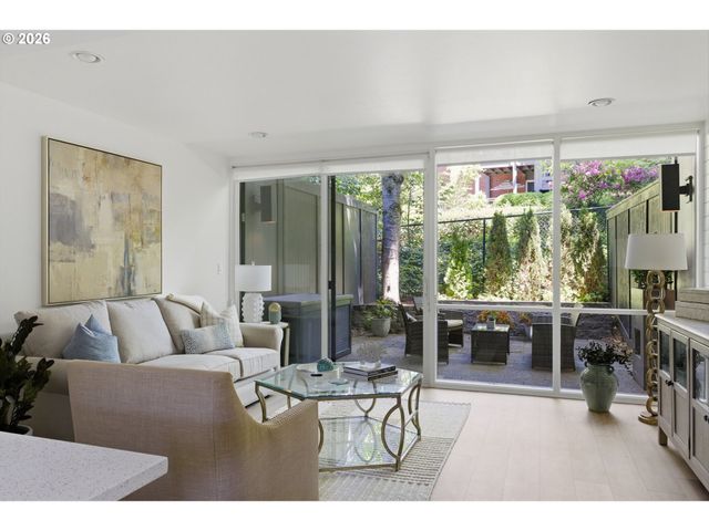 668 MCVEY Ave 80, Lake Oswego, OR 97034