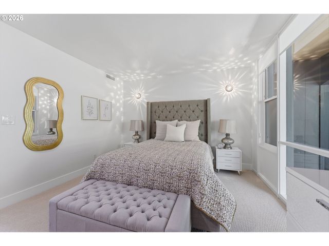 668 MCVEY Ave 80, Lake Oswego, OR 97034