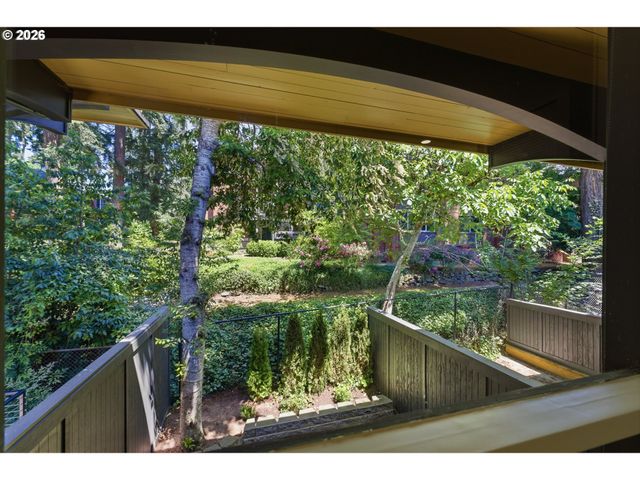 668 MCVEY Ave 80, Lake Oswego, OR 97034